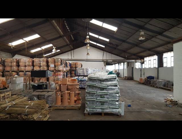848M² FACTORY RENTED IN BELLVILLE CENTRAL